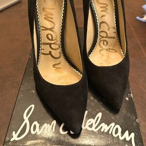 Sam Edelman gently worn suede pumps size 7M